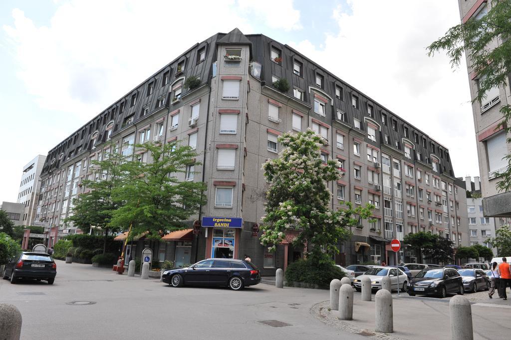 Eva Tour As Apartment *